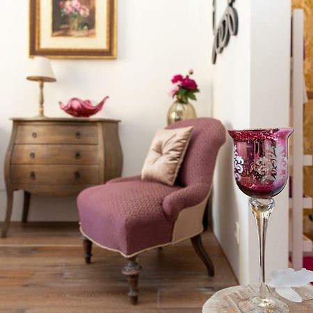 New, Stylish And Modern Central Studio, Free Parking Целе Экстерьер фото
