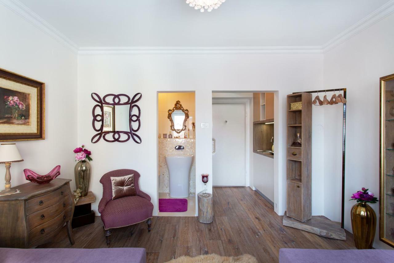 New, Stylish And Modern Central Studio, Free Parking Целе Экстерьер фото